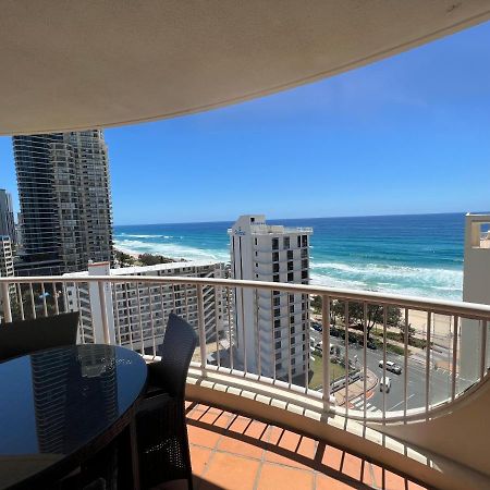 Stunning 2 Bedroom Ocean View Apartment โกลด์โคสต์ ภายนอก รูปภาพ