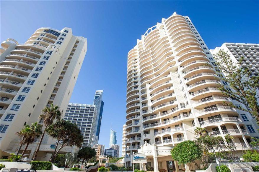 Stunning 2 Bedroom Ocean View Apartment โกลด์โคสต์ ภายนอก รูปภาพ
