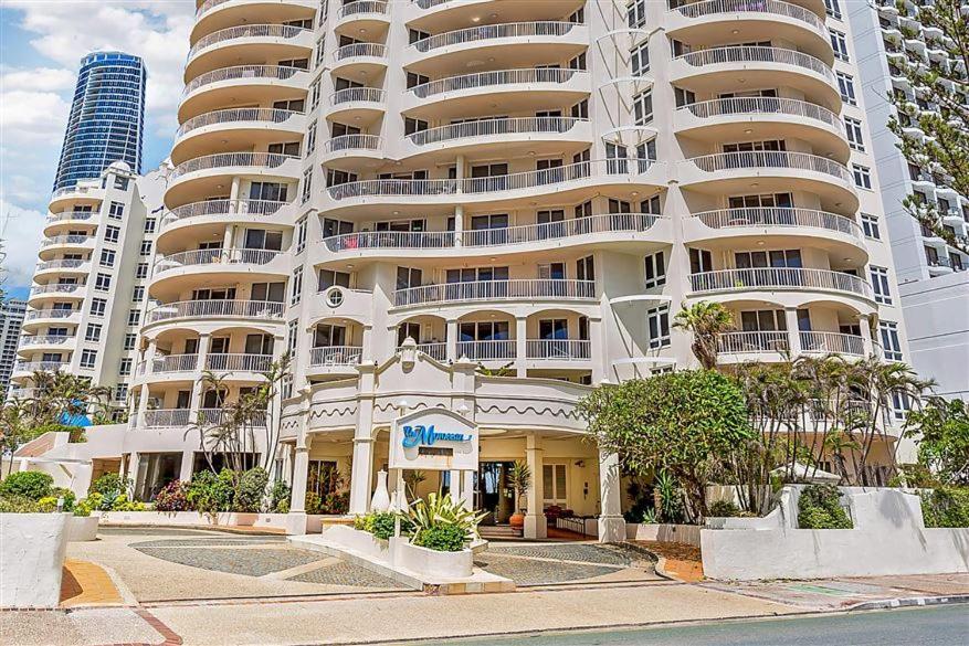 Stunning 2 Bedroom Ocean View Apartment โกลด์โคสต์ ภายนอก รูปภาพ